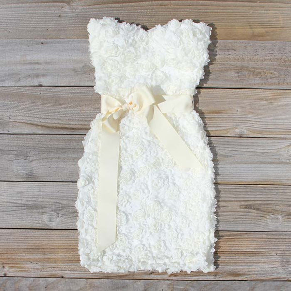 The Sugar Flower Dress in White: Featured Product Image