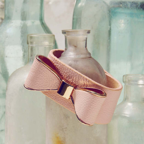 Charmed Bows Bracelet in Pink
